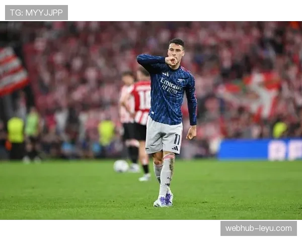 足球新星闪耀赛场：新一代天才崛起，年轻球员状态回暖引热议