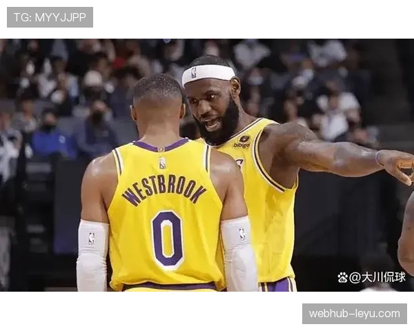 球星转会潮引爆新赛季,多位明星球员签约新东家表现抢眼 球星转会潮引爆新赛季,多位明星球员签约新东家表现抢眼