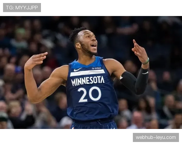 马丁内斯神勇扑救再立奇功，卓越防守成球队取胜关键