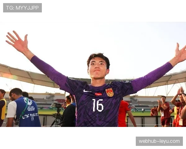 门将神勇扑救助球队逆转险胜,状态持续回暖引发关注 门将神勇扑救助球队逆转险胜,状态持续回暖引发关注