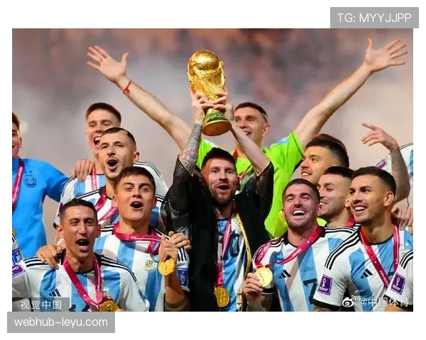 贝西克塔斯主帅强调重塑球队战斗精神,积极争取新赛季冠军荣耀 贝西克塔斯主帅强调重塑球队战斗精神,积极争取新赛季冠军荣耀