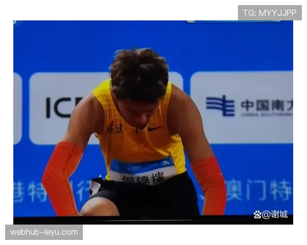 吕小军这把年纪还在举重台硬刚，训练馆凌晨四点的灯是不是又亮了？